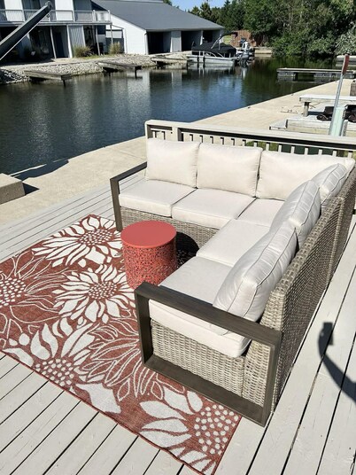 Newly remodeled waterfront lake house with Dock!