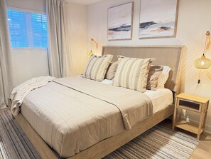 2 bedrooms, iron/ironing board, WiFi, bed sheets - Stylish, Cozy Oxford Stay Near Ole Miss, The Square, and Baptist Hospital (Oxford)