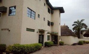 Mặt tiền nơi lưu trú