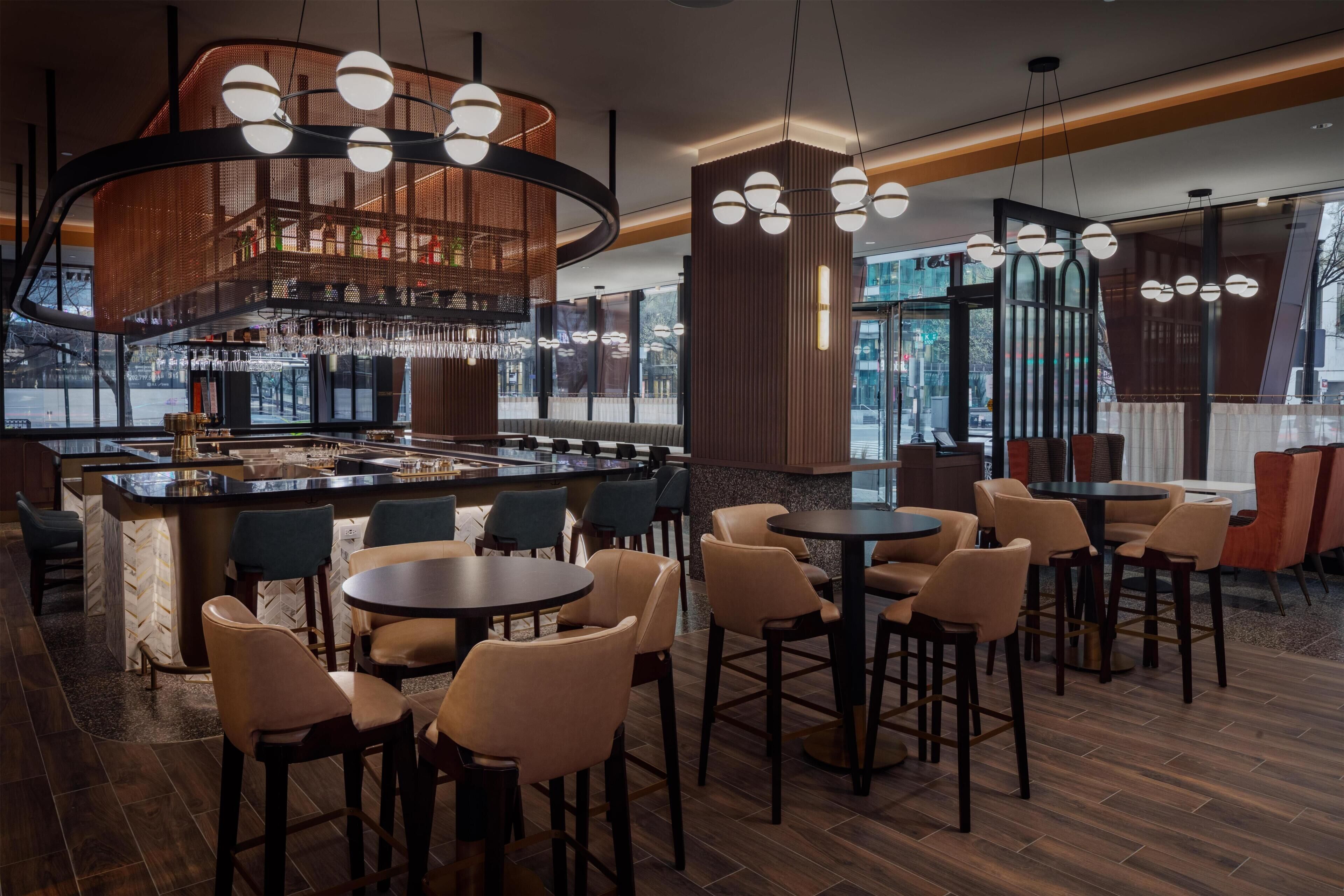 2 restaurants, American cuisine