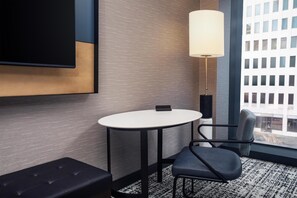 Öryggishólf í herbergi, skrifborð, vinnuaðstaða fyrir fartölvur