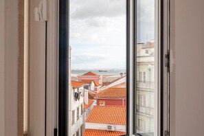 Interior - GuestReady - Cosy flat with seaview in Alfama (Lisbon)