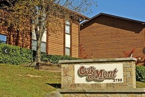 Exterior - 2 bedroom condo with amenities in fabulous Pigeon Forge with Sunday check in. (Pigeon Forge)