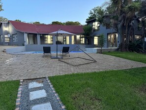 Garden - Bryanston Luxury Secure 4BR Haven (Sandton)