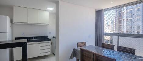 Basic Apartment | Dining