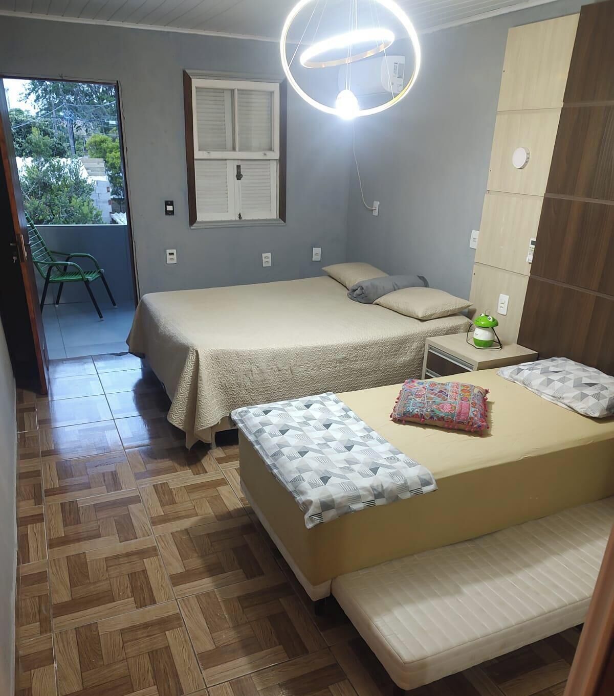 2 عدّة غرف نوم وواي فاي وملاءات أسرّة