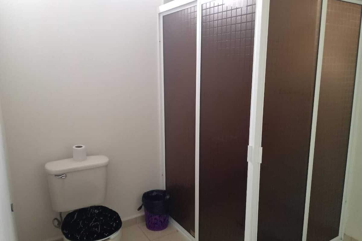 Comfort Quadruple Room | Bathroom