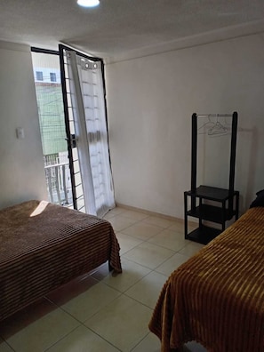 Basic Double Room, Balcony | Free WiFi - Hotel Morelia Nova (Morelia)