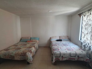 Basic Quadruple Room | In-room dining - Hotel Morelia Nova (Morelia)