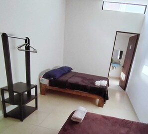 Comfort Quadruple Room | In-room dining - Hotel Morelia Nova (Morelia)