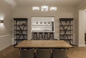 Dining - Elegant, exceptional apartment in a private mansion! Near Lille! (Mouvaux)