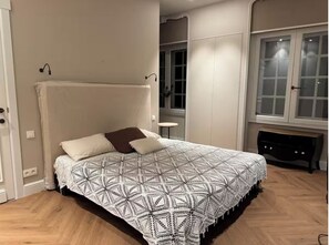 3 bedrooms, WiFi, bed sheets - Elegant, exceptional apartment in a private mansion! Near Lille! (Mouvaux)
