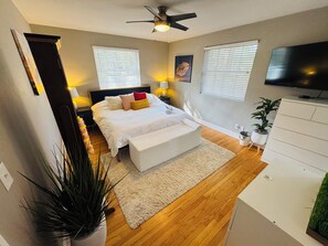 4 bedrooms, desk, iron/ironing board, WiFi
