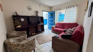 House, Smoking | 3 bedrooms - Casa Pet Friendly c 3 Quartos e Garagem no Jardim (Poços de Caldas)