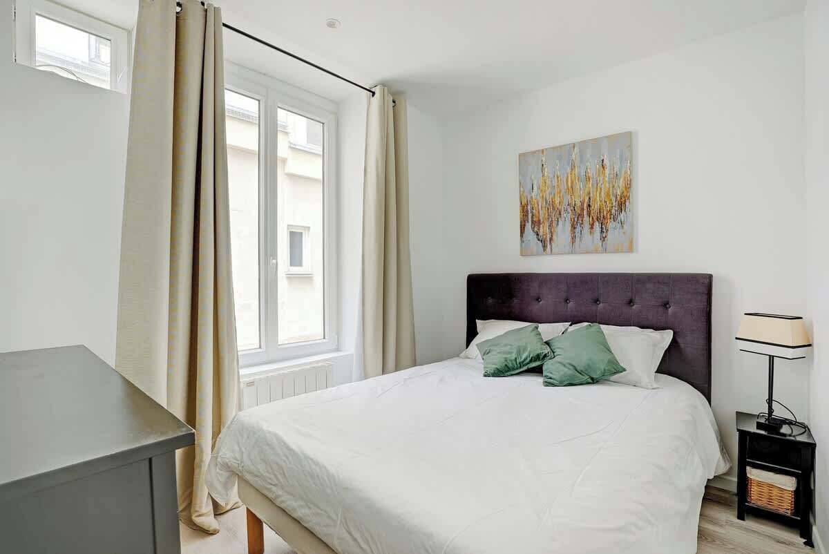 1 slaapkamer, een strijkplank/strijkijzer, wifi, beddengoed