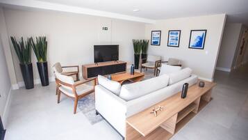 Basic Apartment | Living area