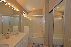 Shower, hair dryer, shampoo - Balcony-Views-Country Club Living-VV667 (Palm Desert)