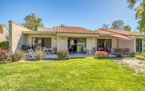 Exterior - Stylish 2BR Condo w/ Pool & Golf in Palm Desert (Palm Desert)