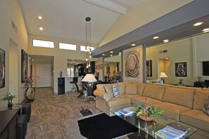 Lobby - Relaxing home near 18th hole|Lake, waterfall view! (Palm Desert)