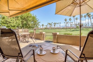 Outdoor dining - Newly Remodelled-Fairway View-Private Patio-V4849 (Palm Desert)