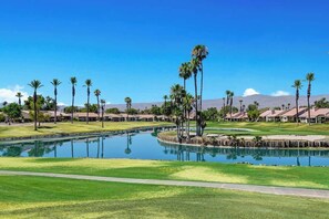 Golf - Palm Desert condo on fairway|Pool, tennis access (Palm Desert)