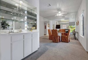Dining - Desert Falls condo with access to pool|Golf|Tennis (Palm Desert)