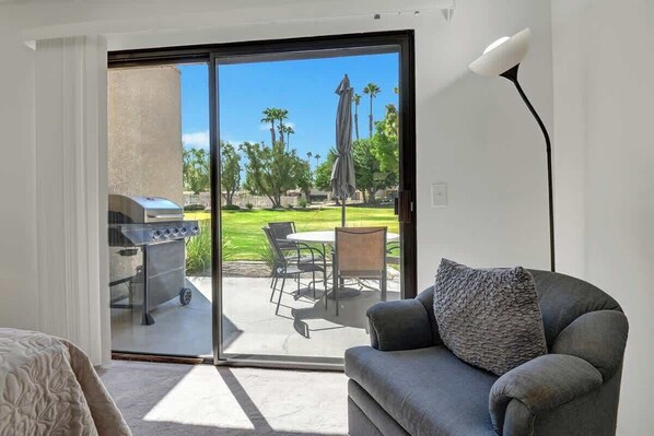 Interior - Palm Desert resort condo|Pool, golf, tennis access (Palm Desert)