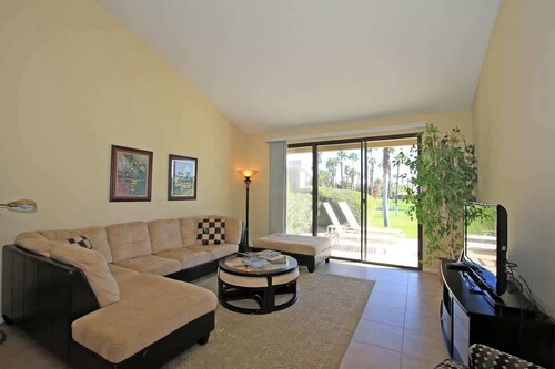 Dogs OK-Lake and Fairway Views-VS555