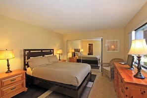 2 bedrooms, iron/ironing board, WiFi, bed sheets - Dogs OK-Lake and Fairway Views-VS555 (Palm Desert)