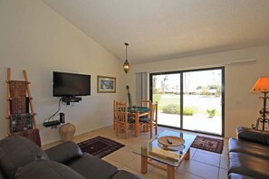 TV - Condo on Fairway with Pool, Tennis and Golf Access (Palm Desert)