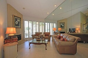 TV, fireplace, offices - Remodelled-10th Fairway-Patio-VB623 (Palm Desert)