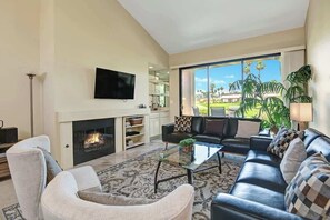 TV, fireplace - South Facing Patio-View of 18th Fairway-V3846 (Palm Desert)