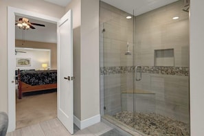 Shower, hair dryer, shampoo - Patio-BBQ-3 Bedroom-V3820 (Palm Desert)