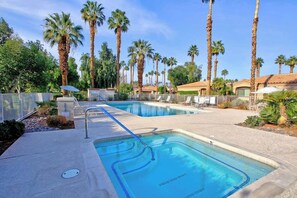 Pool - Patio-BBQ-Firepit-Close to Pool-V3833 (Palm Desert)