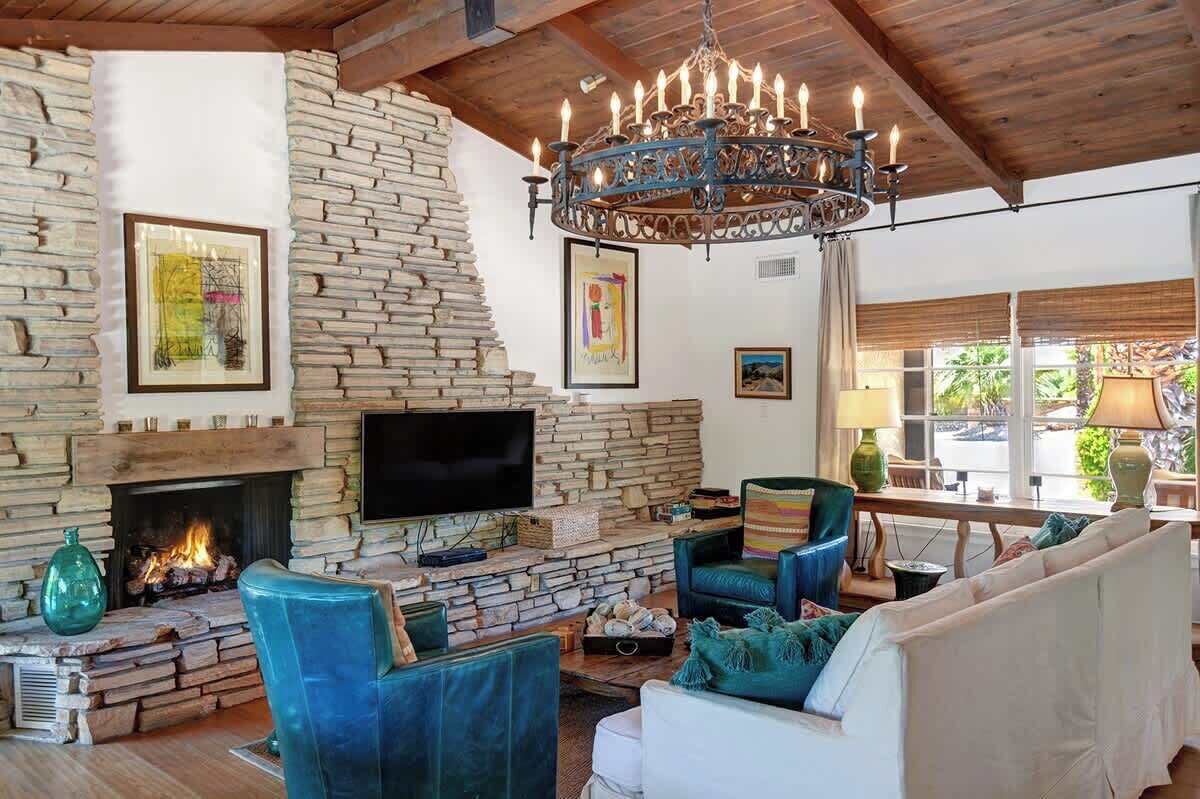 TV, fireplace, offices