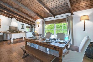 Dining - Centrally located and pet-friendly home with pool (Palm Springs)