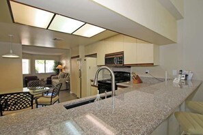 Coffee/tea maker, fridge, microwave, oven - Palm Valley condo|Access to pools|Spa|Dining (Palm Desert)