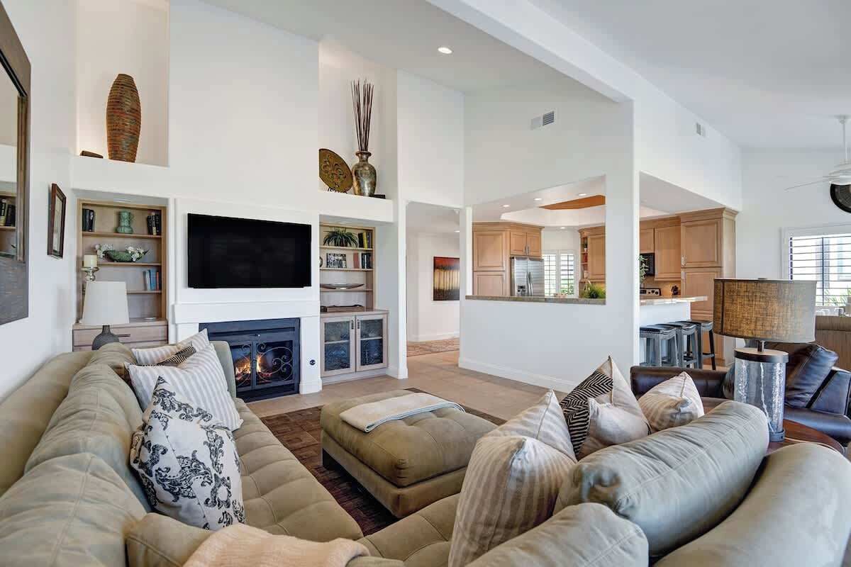TV, fireplace, offices