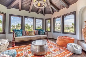 TV, fireplace, offices - Estate 8 luxury tennis estate 360 views (Palm Springs)