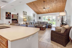 Interior - Pet-friendly condo with BBQ|Access to pool|Golf (Palm Desert)