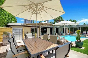 Outdoor dining - Pet-friendly home with private pool, spa and more! (Palm Springs)