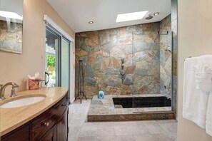 Shower, hair dryer, towels - Pet-friendly home with private pool, spa and more! (Palm Springs)