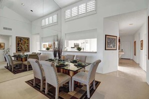 Dining - Condo - The 7 Palm, Dogs OK, Fireplace , Pool (Palm Desert)