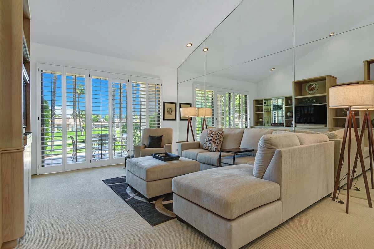 TV, peis og kontorer