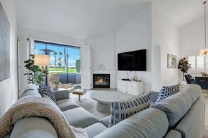 Fireplace, offices - V3947 - Greens and Dreams (Palm Desert)