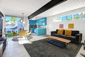 TV, offices - Sleek Stylish Mid Century Condo, Ocotillo Lodge. (Palm Springs)