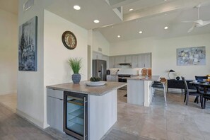 Fridge, microwave, oven, stovetop - Palm Valley Condo with Elegance in Every Detail (Palm Desert)