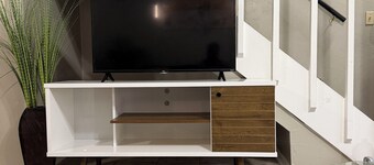 Cozy 2-bedroom condo in beautiful Gainesville with AC