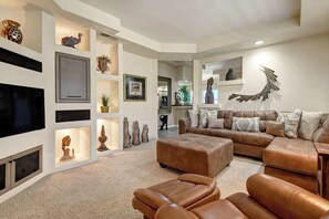 TV, fireplace, offices - Spacious Condo|Great Views|Platinum Membership (Palm Desert)