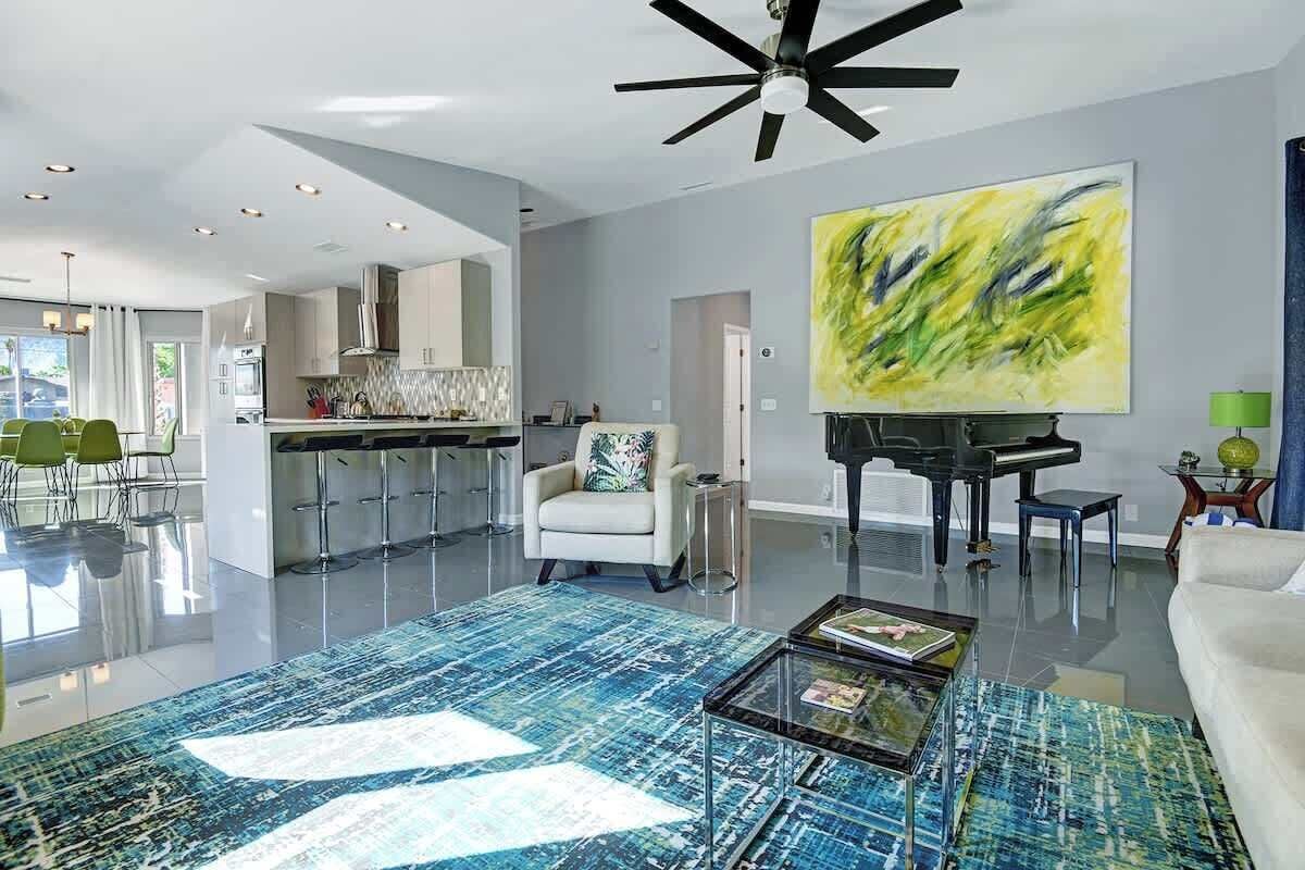 TV, fireplace, offices